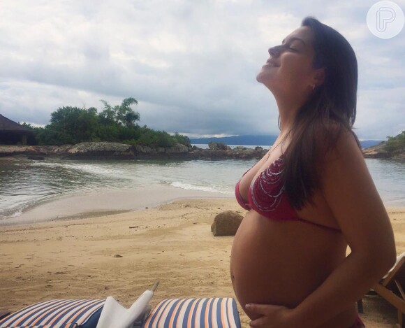 Thais Fersoza completa 32 anos e mostra barriga de cinco meses de gravidez, nesta quarta-feira, 13 de abril de 2016