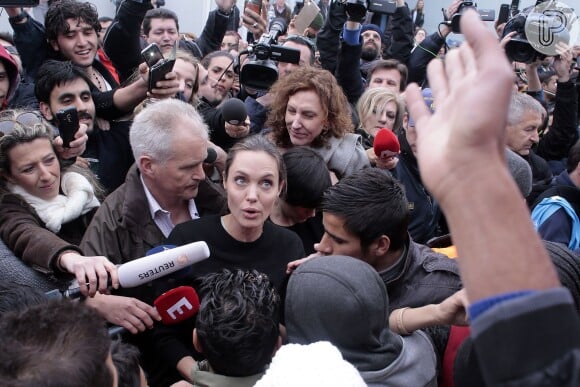 Angelina Jolie já havia sido clicada em uma visita um campo de refugiados na Grécia