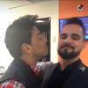 Zezé Di Camargo e Luciano se divertiram comemorando o Dia do Beijo: 'Amor de irmãos'