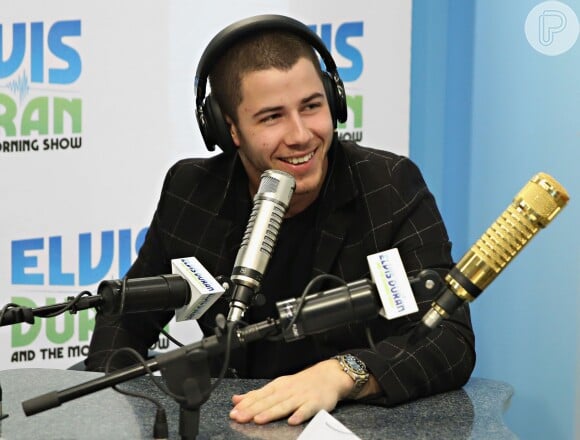 Nick Jonas se divertiu ao lembrar a adolescência, quando namorou Miley Cyrus