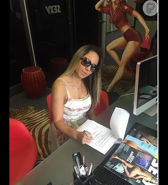 A modelo Renata Frisson, mais conhecida como mulher Melão, assinou com a revista 'Sexy' para ser a capa de junho
