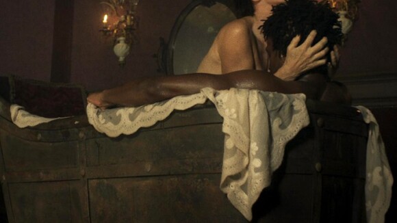 Maitê Proença é elogiada por David Jr após cenas de nu em 'Liberdade':'Parceira'