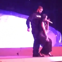 Rihanna dança hit 'Work' bem sensual com cantor Drake em show no Canadá. Vídeo!