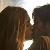 Na novela 'Totalmente Demais', Arthur (Fabio Assunção) se abala ao flagrar beijo de Jonatas (Felipe Simas) em Eliza (Marina Ruy Barbosa)