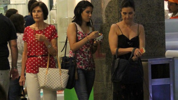 Fátima Bernardes faz compras com a mãe, Eunice, e a filha Laura. Fotos!