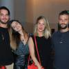 Giovanna Lancellotti e o namorado, Gian Luca Ewbank, e o casal Bruno Gagliasso e Giovanna Ewbank assistiram ao show do grupo Porta dos Fundos na noite desta quinta-feira, 21 de abril de 2016