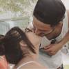 Giulia Costa postou uma foto com o namorado no dia do beijo, 13 de abril de 2016
