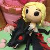 O bolo da festa contou com um boneco da personagem Khaleesi e seu dragão