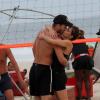 Fernanda Lima e Rodrigo Hilbert namoram em praia do Rio, no primeiro fim de semana do verão, em 22 de dezembro de 2012