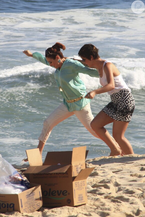 Zezé Polessa e Dani Moreno gravam 'Salve Jorge' na praia