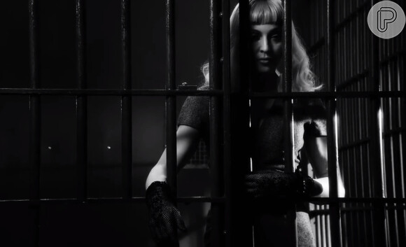 Madonna é presa no 'Pojeto Secreto Revolução', um curta-metragem contra a contra a opressão, intolerância e a complacência