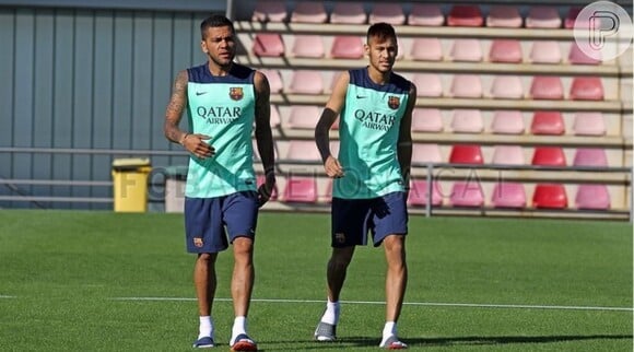 Daniel Alves e Neymar jogam no Barcelona