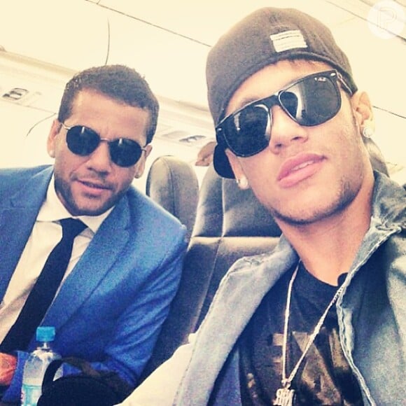 Daniel Alves e Neymar são muito amigos fora dos campos