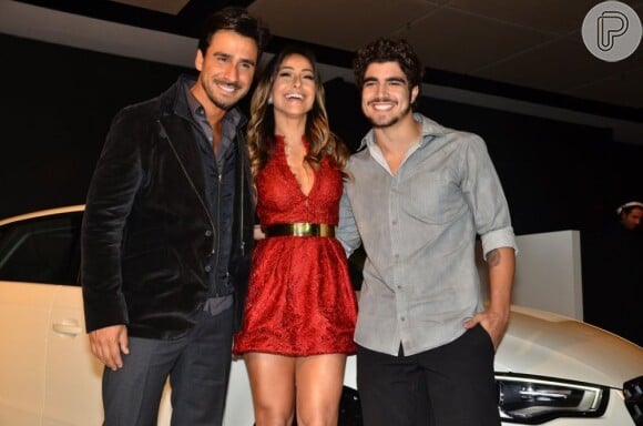 Júlio Rocha posa com Caio Castro e Sabrina Sato em lançamento de carro em São Paulo,em julho de 2013. O ator de 'Amor à Vida' tem feito muitos trabalhos publicitários