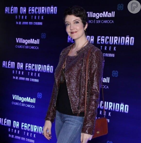 Larissa Maciel posa para foto na première do filme 'Além da Escuridão - Star Trek', no shopping Village Mall, na Zona Oeste do Rio de Janeiro
