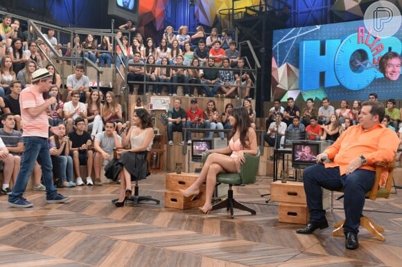 Anitta participa do programa 'Altas Horas' junto com Vanessa Giácomo, Leandro Hassum e Paula Fernandes