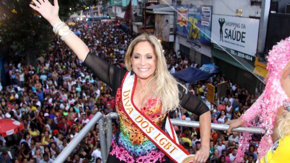 Susana Vieira é homenageada na Parada do Orgulho LGBT de Madureira: 'Pre-pa-ra!'