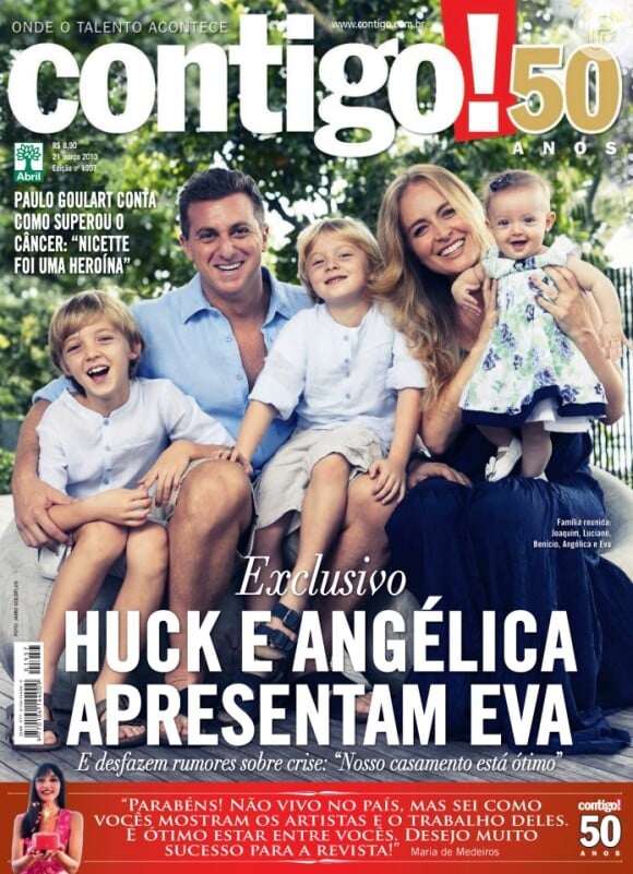 Benício posou com os pais, Luciano Huck e Angélica, o irmão Joaquim e a irmã Eva na primeira aparição da caçula à imprensa