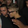Justin Bieber foi para a festa oficial do pós show em São Paulo, no club Disco. O cantor chegou escoltado por seguranças
