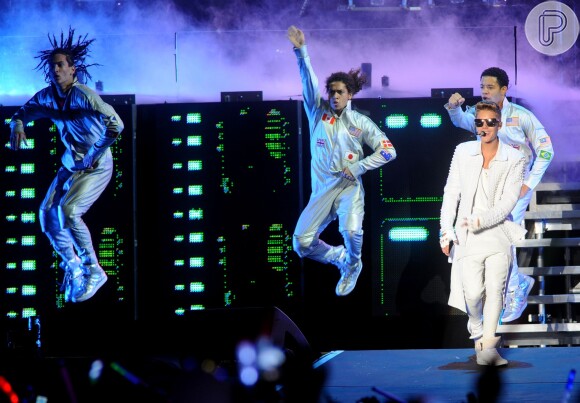 Justin Bieber disse que estava com saudades do Brasil no palco do show de São Paulo