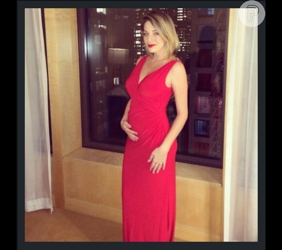 Luma Costa, no ar em 'Pé na Cova', também está grávida. A atriz está no terceiro mês de gestação do primeiro filho, fruto do relacionamento com o empresário Leonardo Martins