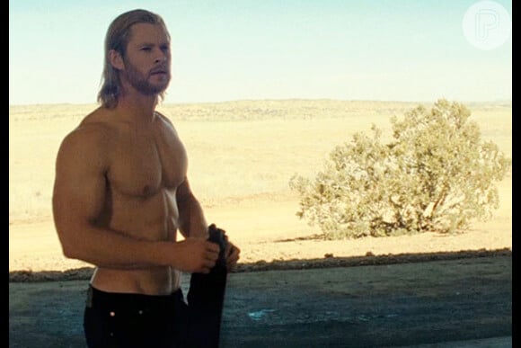 Após ganhar 10kg para viver Thor, Chris Hemsworth está fazendo dieta de 600 calorias por dia para perder peso