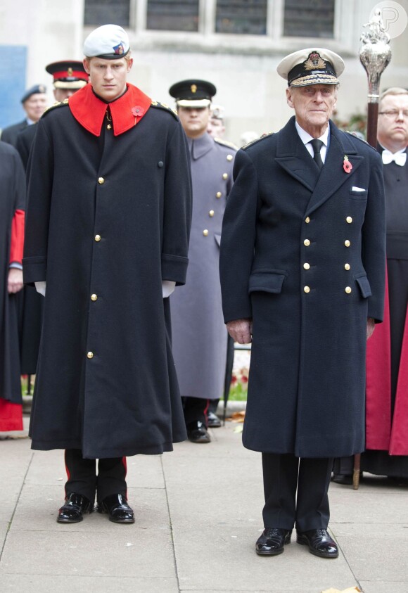 Príncipe Harry e o Príncipe Philip participaram do 'Dia da Lembrança' na Abadia de Westminster