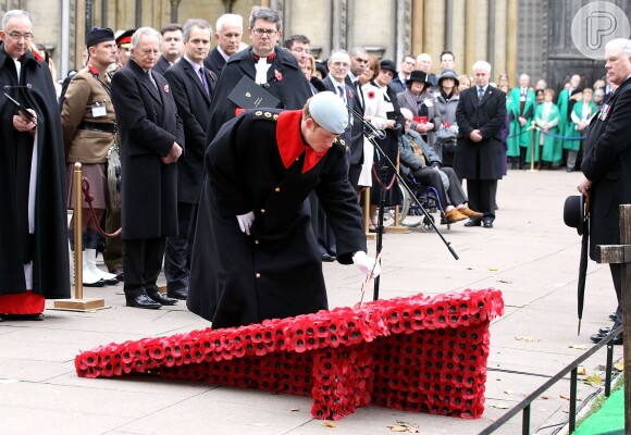 Príncipe Harry depositou flores na Abadia de Westminster durante discurso no 'Dia da Lembrança'