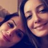 Ainda em visita ao pai, Cleo Pires posou com a irmã Tainá Galvão e postou a foto em sua conta no Instagram