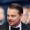 Leonardo DiCaprio participou de um leilão beneficente para causas ambientais e arrecadou uma tela por R$ 700 mil