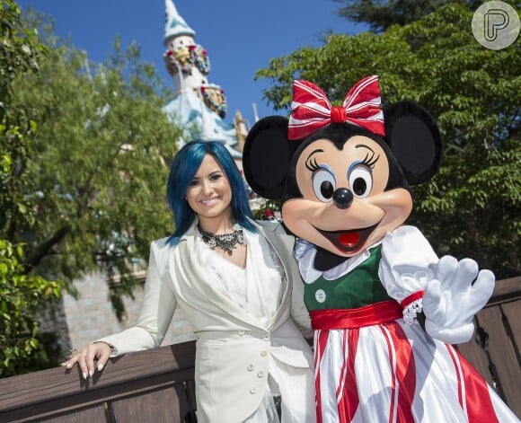 Demi Lovato grava especial de Natal na Disney, em 11 de novembro de 2013