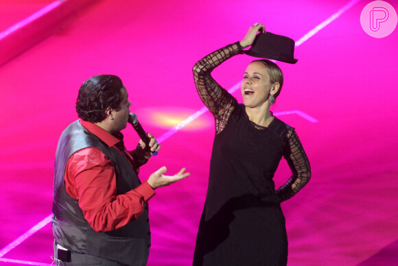Giulia Gam foi um dos destaques da noite no Prêmio Extra de TV 2013