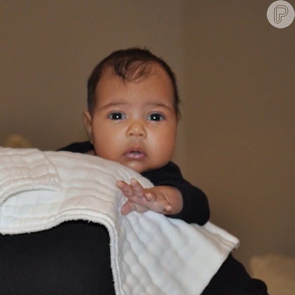 North West é a primeira filha de Kim Kardashian e Kanye West