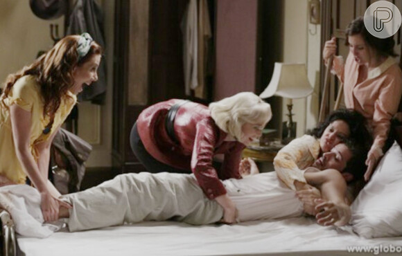 Aurora (Mariana Ximenes) tira Davi (Leandro Lima) da cama à força e o leva para passear, em 'Joia Rara', em 15 de novembro de 2013