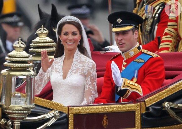 Fatia do bolo do casamento de Kate Middleton e príncipe William, em 29 de abril de 2011, foi arrematado por R$ 9 mil, em 18 de novembro de 2013