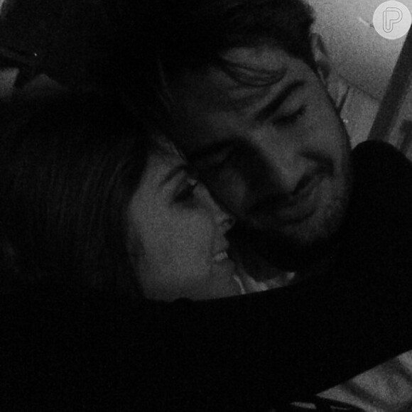 No aniversário de Alexandre Pato, Sophia divulgou uma foto em que aparece abraçadinha ao jogador