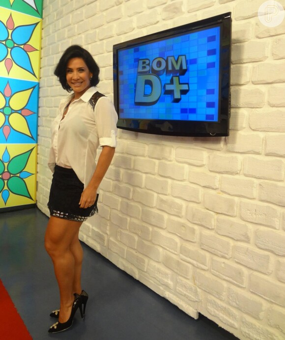 Scheila Carvalho foi demitida da TV Itapuã, onde apresentava o 'Bom D+' (20 de novembro de 2013)