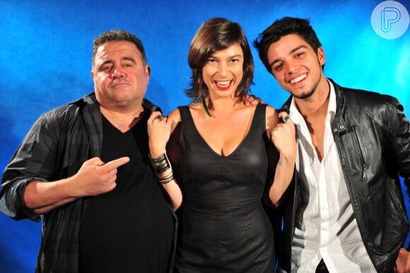 Maria Paula, Léo Jaime e Rodrigo Simas posaram juntos para a coletiva de 'Malhação' na temporada de 2012