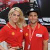 Bruno Gagliasso e Giovanna Ewbank foram conferir, pela primeira vez, uma corrida de Fórmula 1