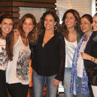 Daniela Mercury sai para jantar com Malu Verçosa e amigas, no Rio de Janeiro