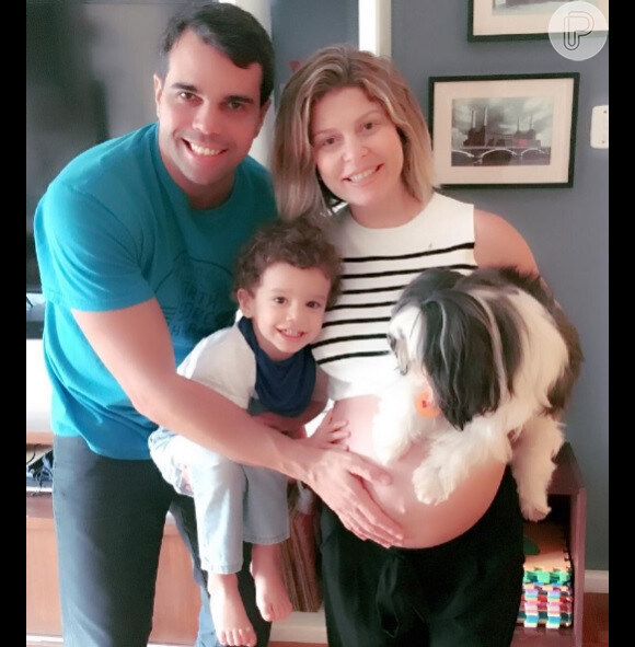 Bárbara Borges ao lado do marido, Pedro, e do filho Martin Bem, de 2 anos e 2 meses