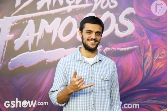 Felipe Simas, depois do sucesso em 'Totalmente Demais', quer superar a timidez ao dançar