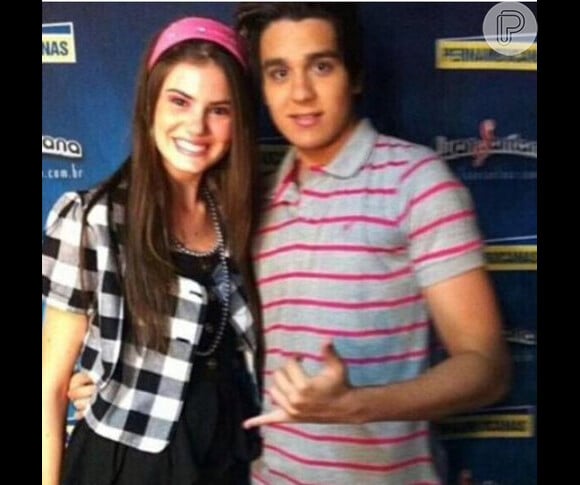 Luan Santana e Camila Queiroz aparecem bem diferentes no clique feito na adolescência dos dois