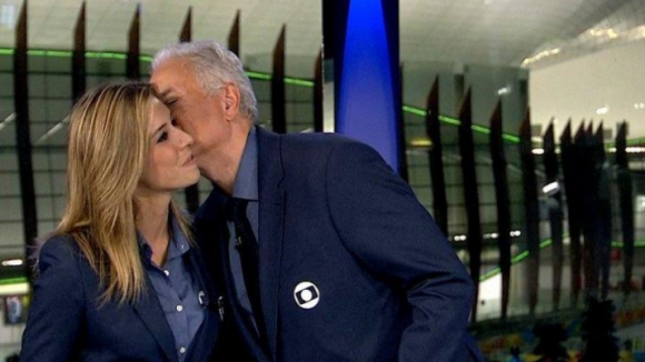 William Waack dá beijo em Cris Dias após clima pesar na cobertura da Rio 2016
