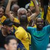 Neymar e Bruna Marquezinte vibraram com o ouro conquistado pela seleção brasileira de vôlei no Maracanãzinho neste domingo, 21 de agosto de 2016
