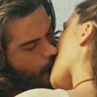 Primeiro beijo de Josué e Aruna em 'A Terra Prometida' agita a web: 'Finalmente'