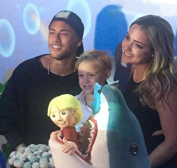 Neymar fez uma festa com o fundo do mar como tema para festejar os 5 anos de Davi Lucca