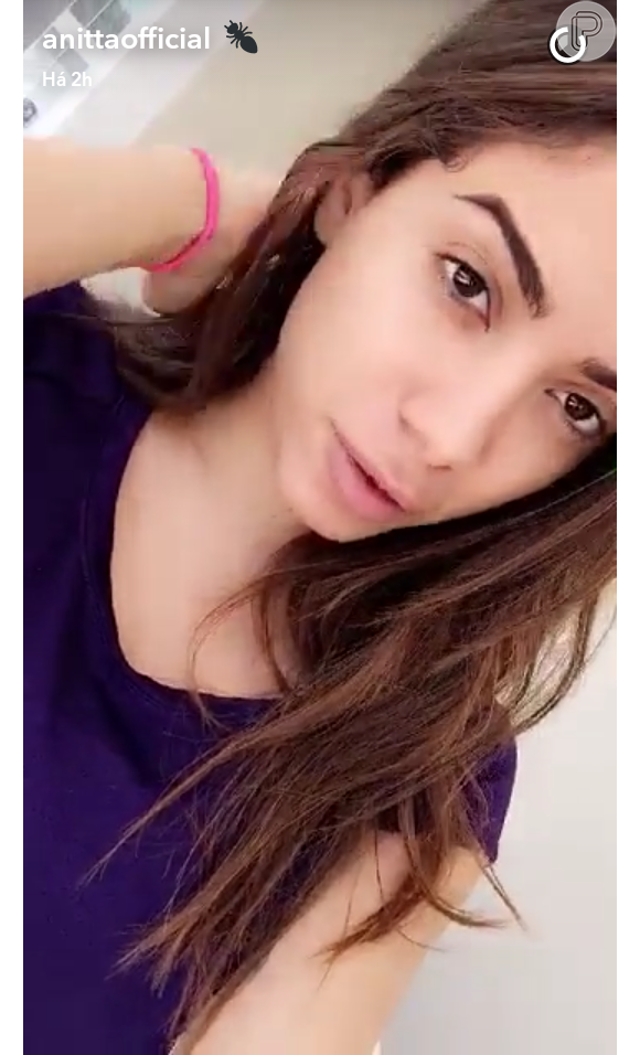 Anitta postou um vídeo em sua conta no Snapchat explicando o motivo de sua ausência no aplicativo