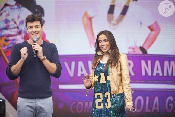 Rodrigo Faro e Anitta protagonizaram um divertido dueto no programa 'Hora do Faro' deste domingo, 28 de agosto de 2016