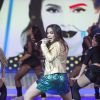 Anitta sensualizou na coreografia do clipe 'Sim ou Não' e levou o público ao delírio